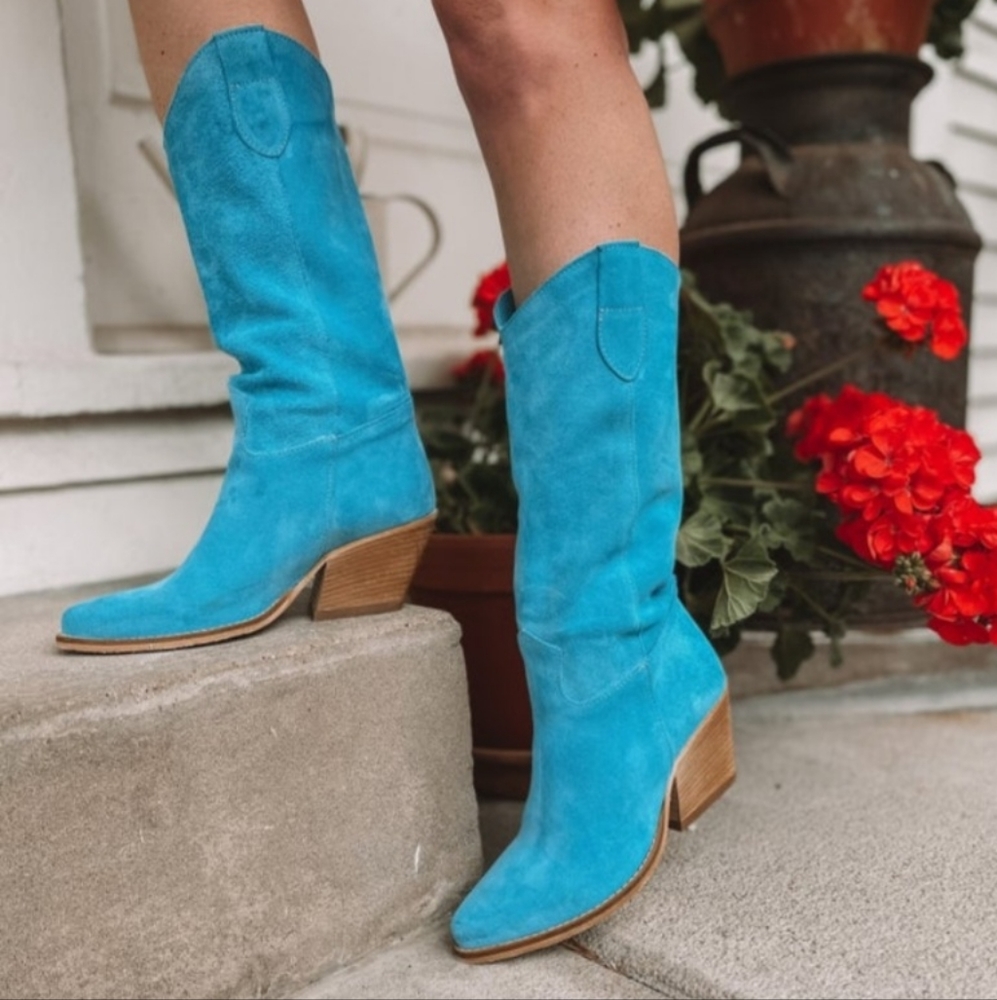 Size 8 Turquoise cowhide cowboy boots